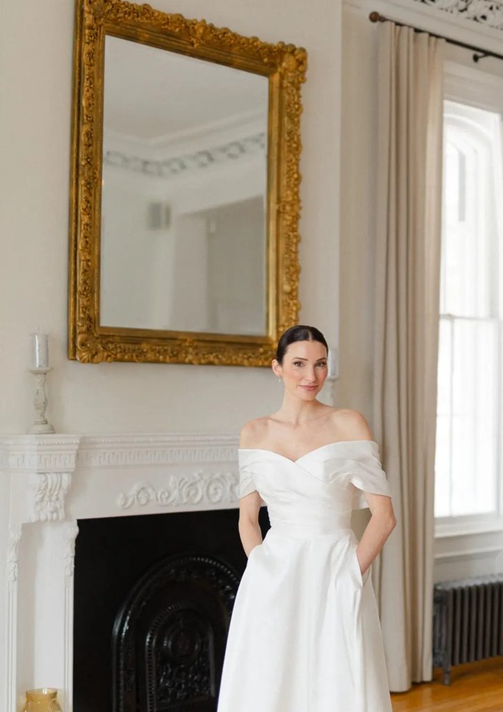 Mariée en robe blanche au Manoir Maplewood – article Wedding Chicks